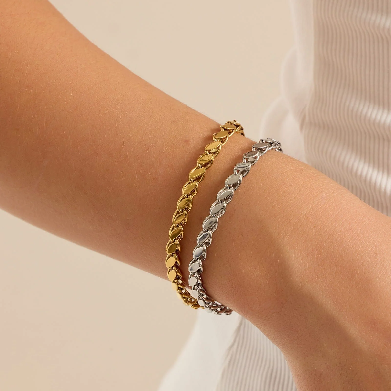 Chunky Chain Bracelet - Image 3