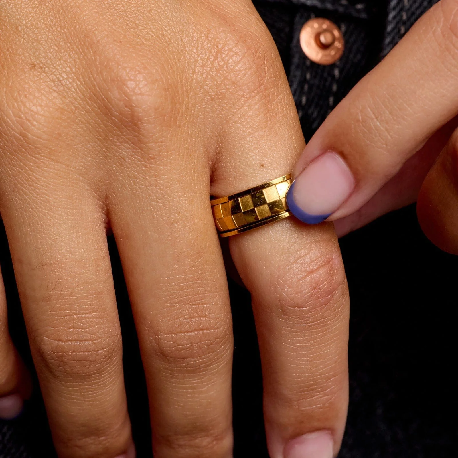 Gold Check Fidget Ring - Image 5