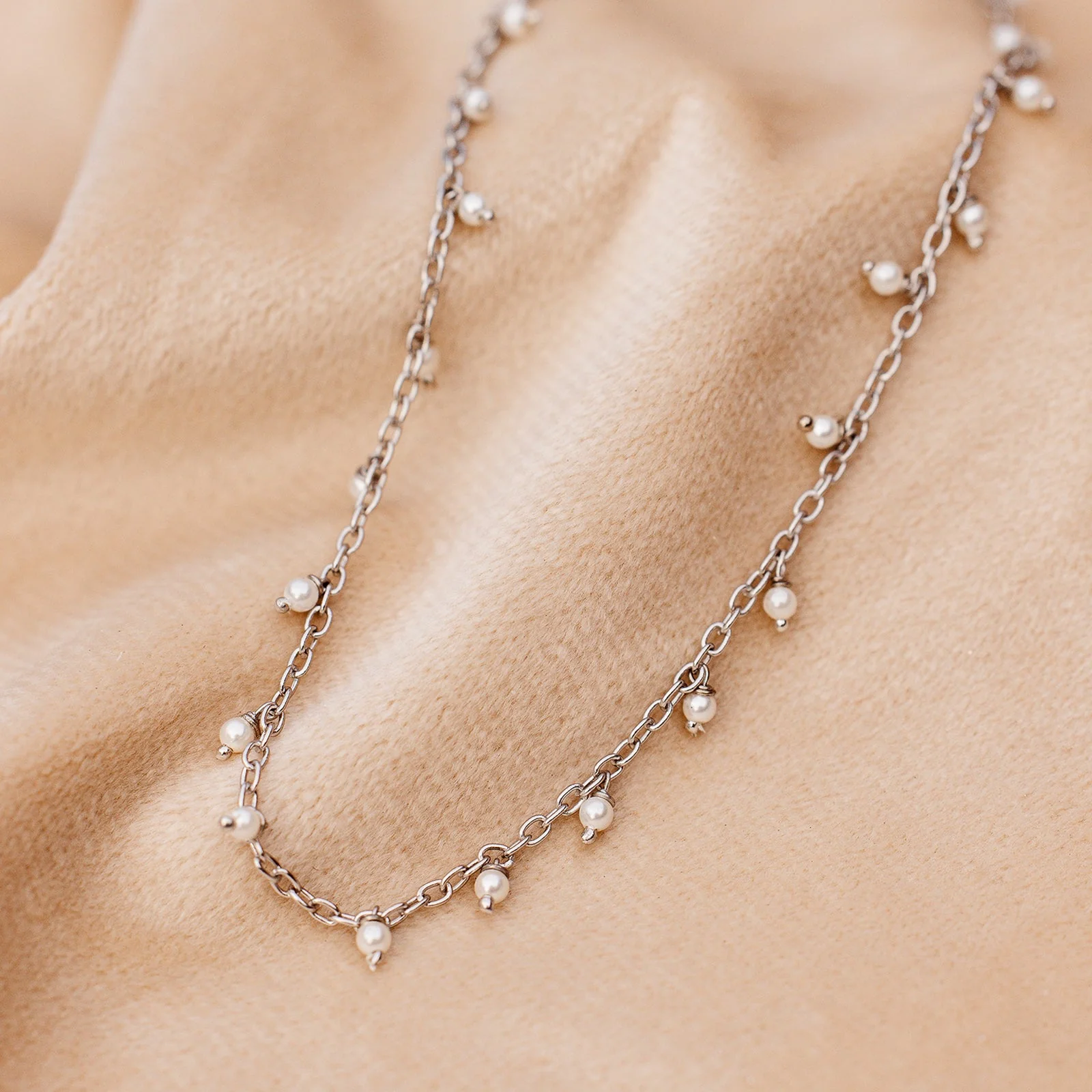 Hanging Pearl Beaded Choker - Image 4