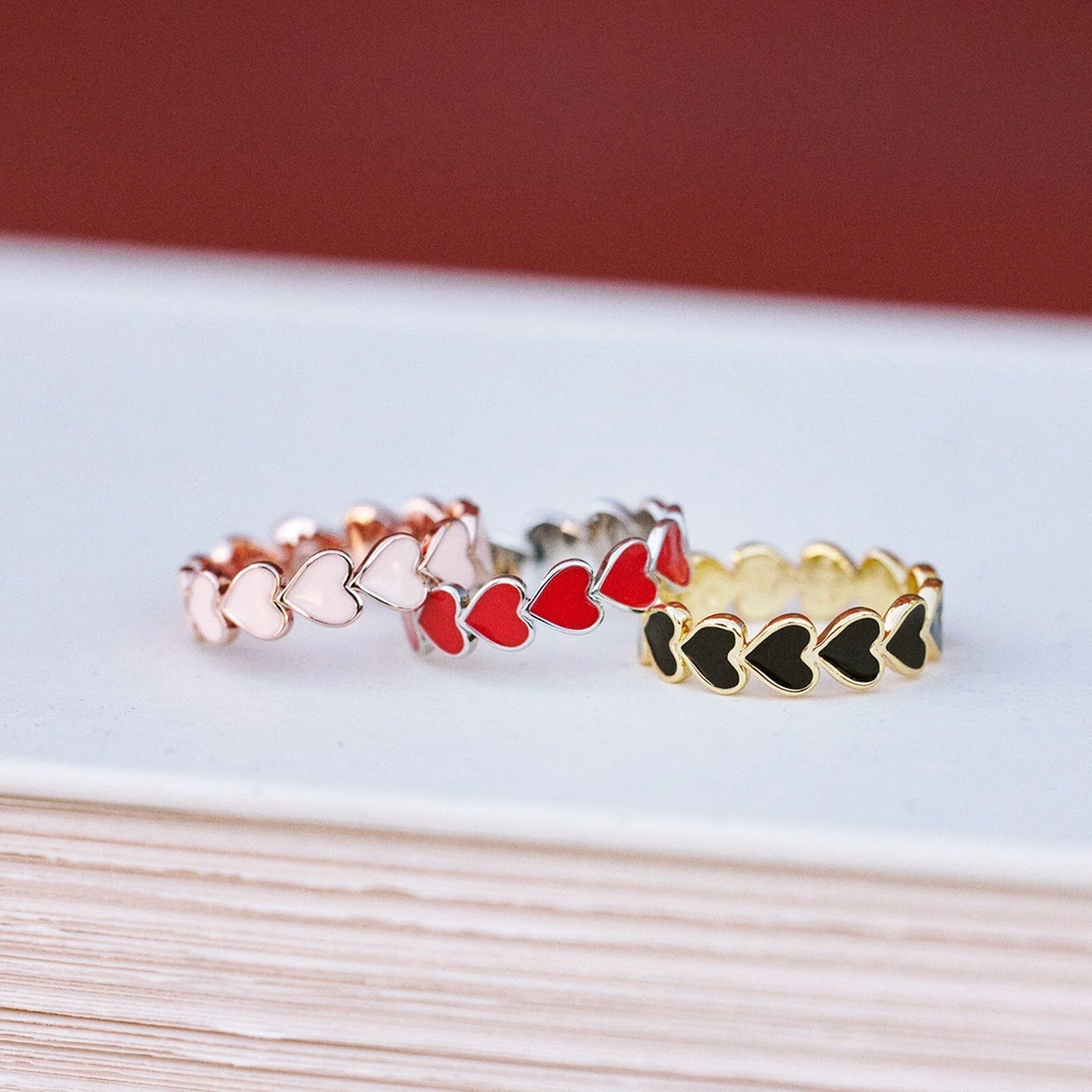 Love Hearts Band Ring - Image 9
