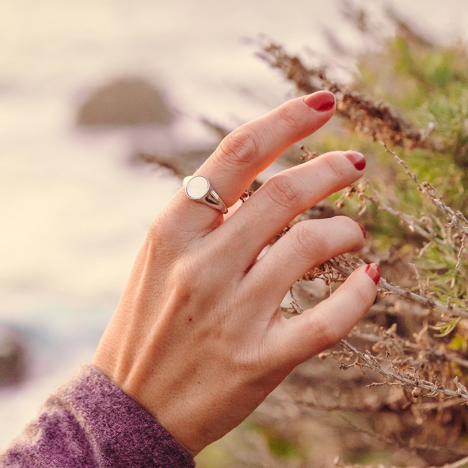 Mother of Pearl Signet Ring - Image 4
